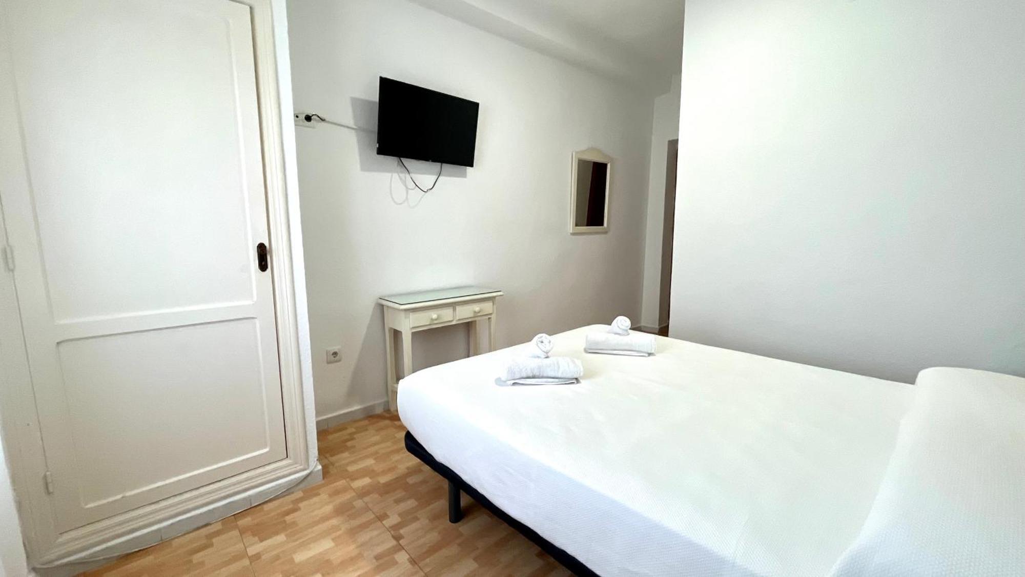 Aldea Quintana Hostal Carlos III מראה חיצוני תמונה
